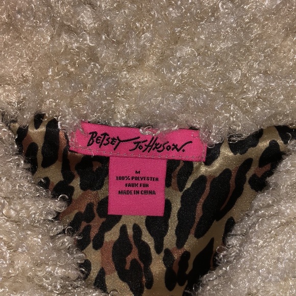 Betsey Johnson fluffy soft plush vest - Picture 3 of 5